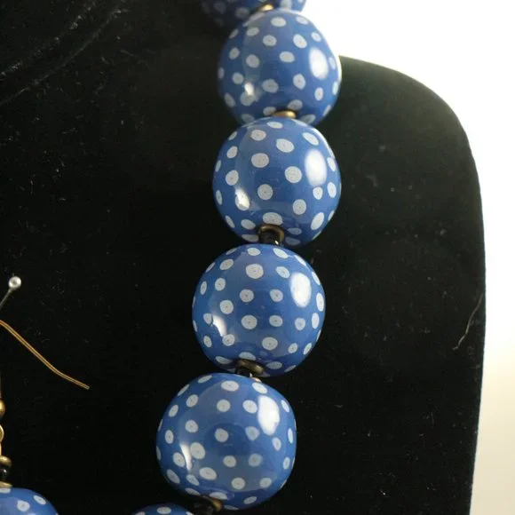 KAZURI Beads Candy TingTing 18 inch Blue/White Necklace + Earrings + Bracelet - Picture 9 of 11